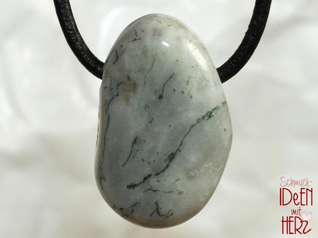 Tree agate on cord