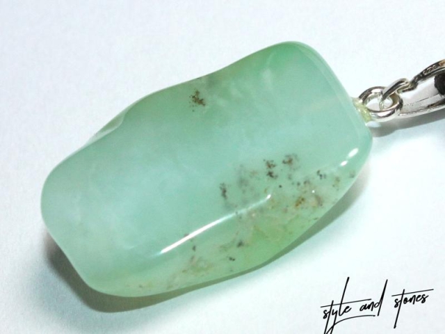 Chrysoprase on cord