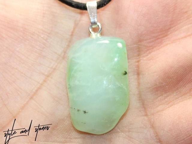 Chrysoprase on cord