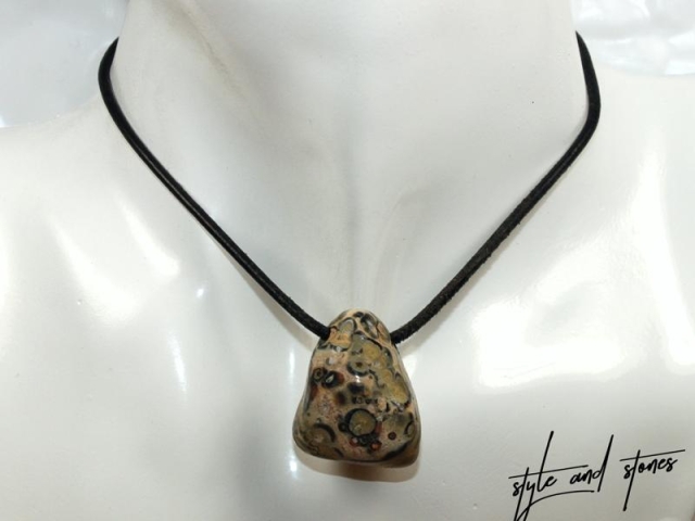 Leopard rhyolite on cord