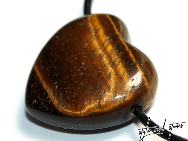 Tigers eye on cord