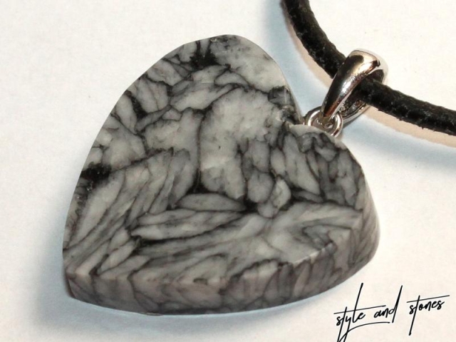 Pinolite on cord