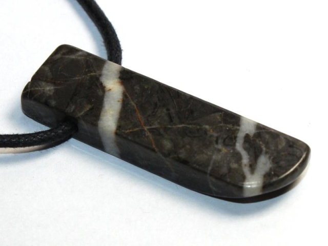 Alpes pebble on cord