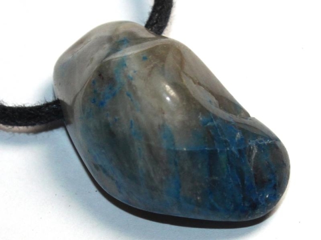 Chrysocolla in quartz on cord