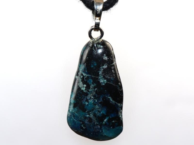 Chrysocolla on cord