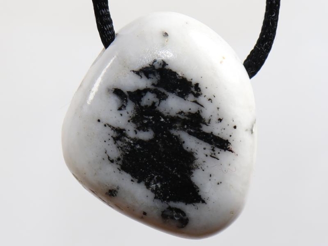 Chrysanthemum stone on cord