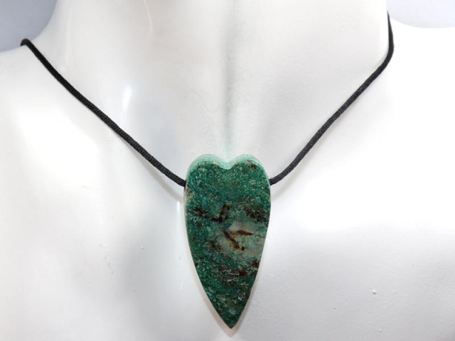 Chrysocolla on cord