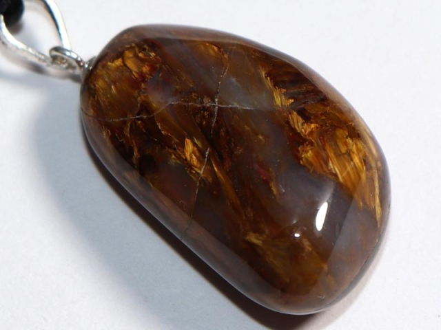 Pietersite on cord