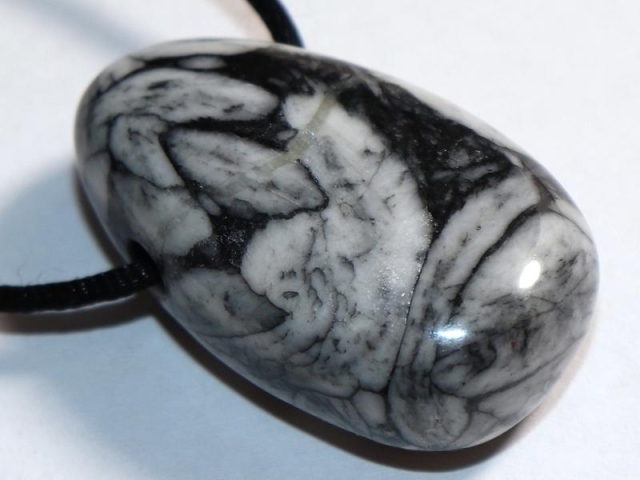 Pinolite on cord