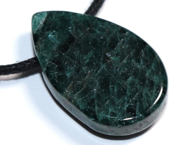 Apatite on cord