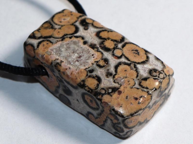 Leopard rhyolite on cord