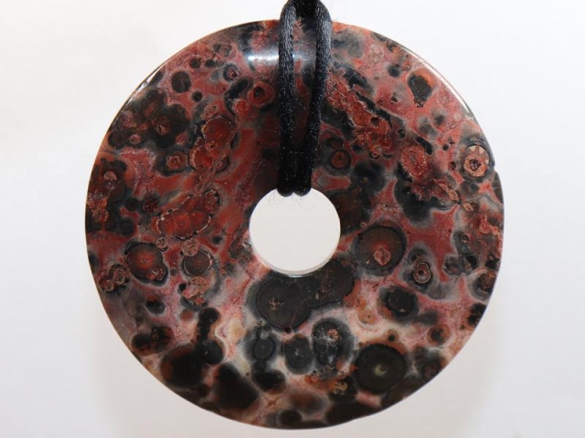 Leopard rhyolite on cord