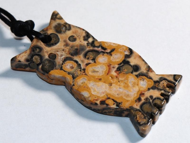 Leopard rhyolite on cord