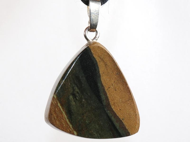 Olivine on cord