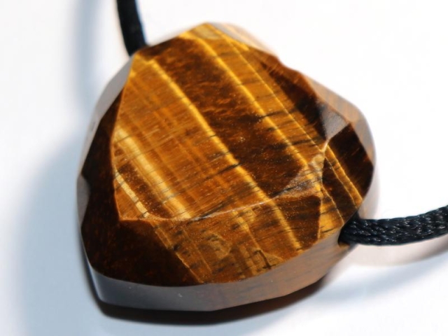 Tigers eye on cord