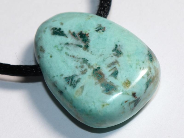 Chrysocolla on cord