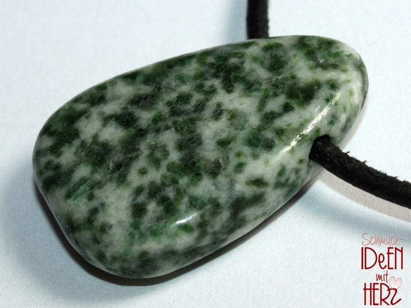 Tree agate on cord