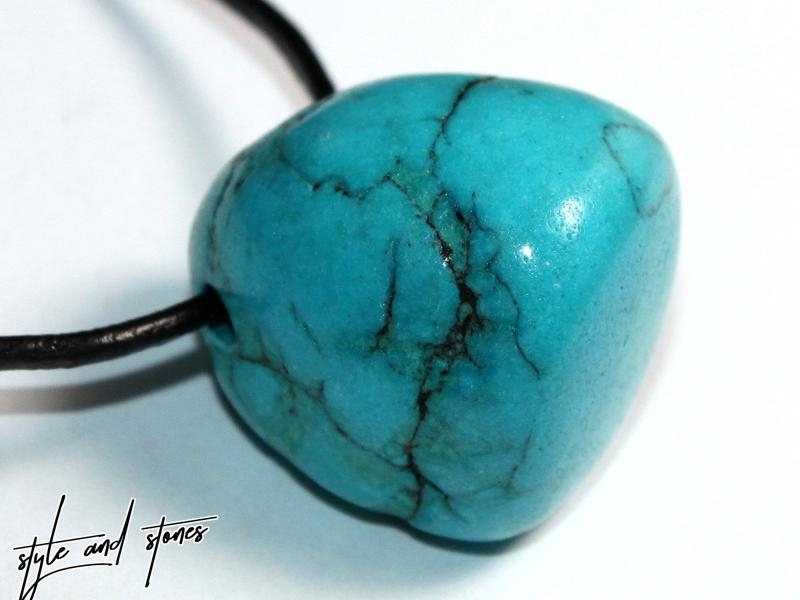 Turquoise (rec.) on cord