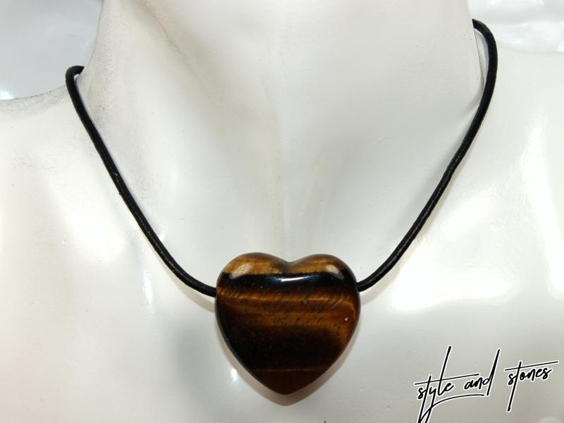 Tigers eye on cord