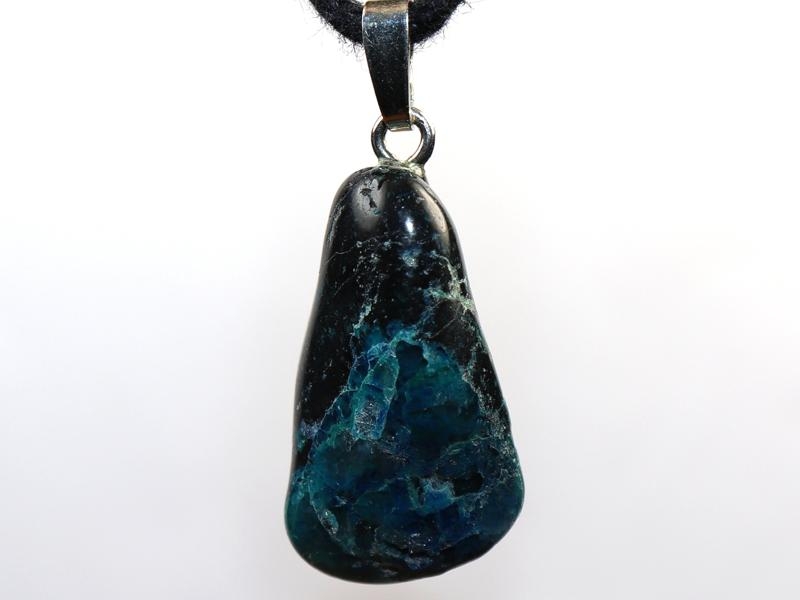 Chrysocolla on cord