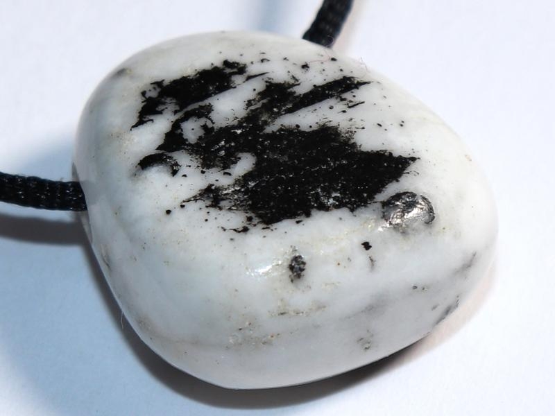 Chrysanthemum stone on cord