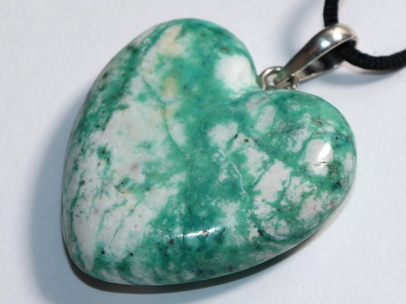 Malachite in dolomite on cord