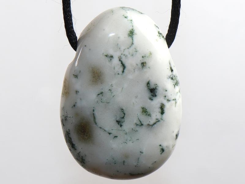 Tree agate on cord