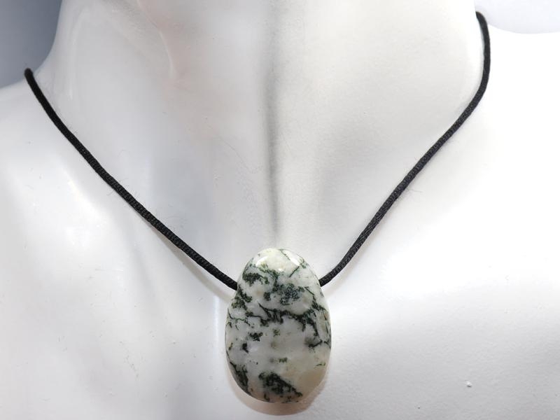 Tree agate on cord