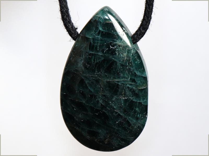 Apatite on cord