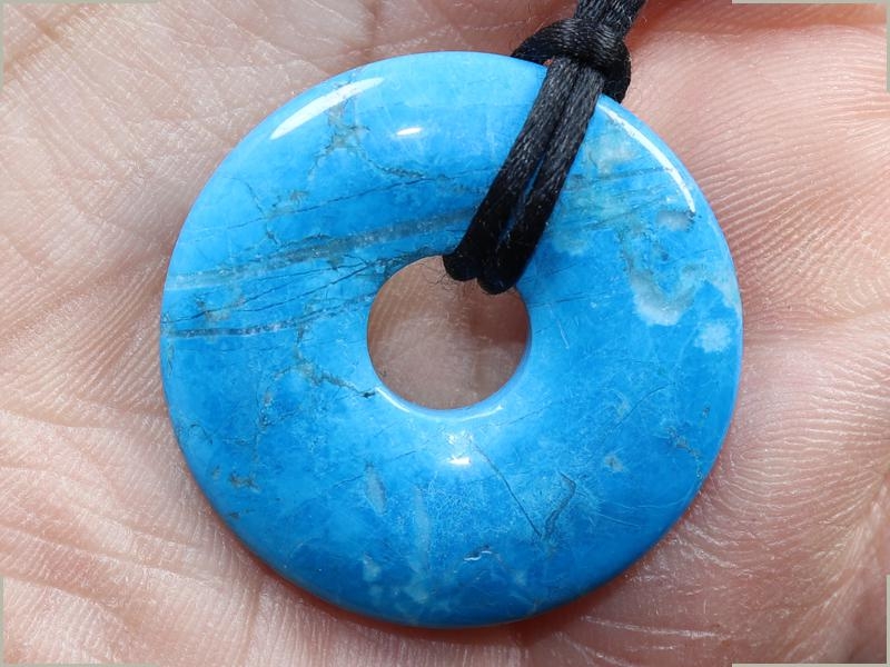 Turquoise (rec.) on cord