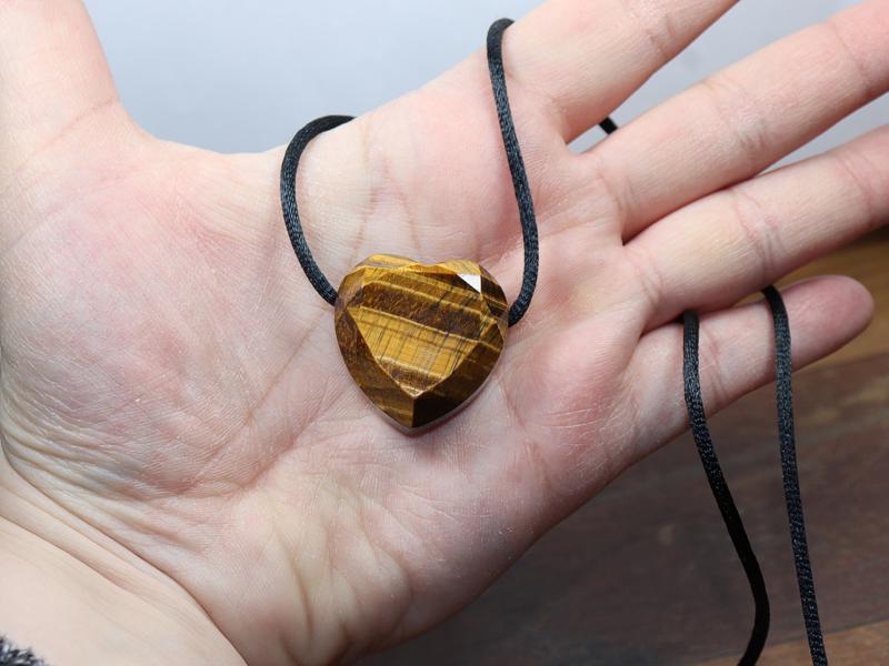 Tigers eye on cord