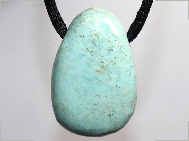 Chrysocolla on cord