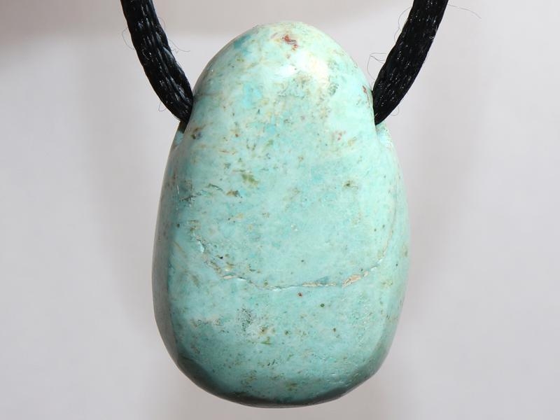 Chrysocolla on cord