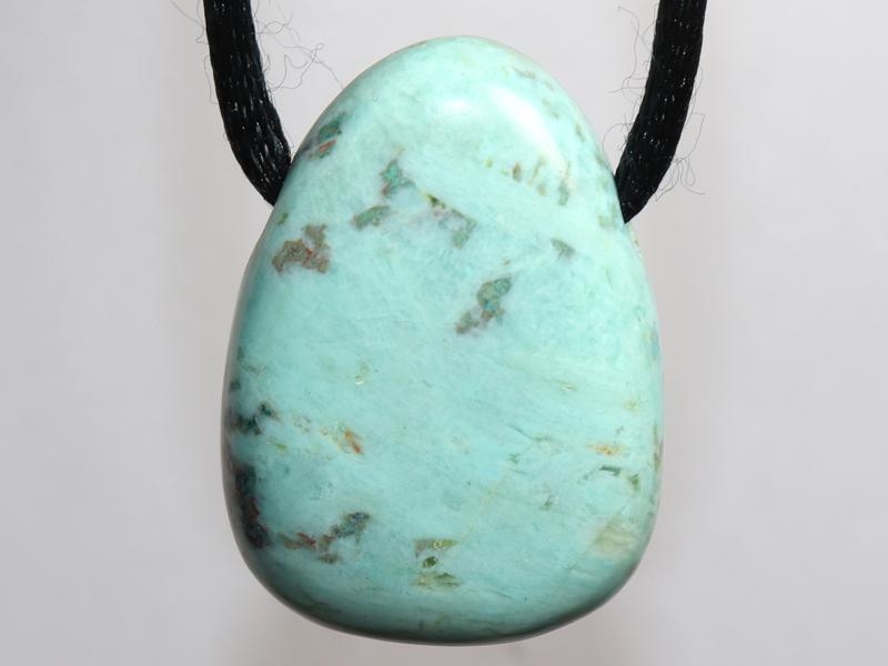 Chrysocolla on cord