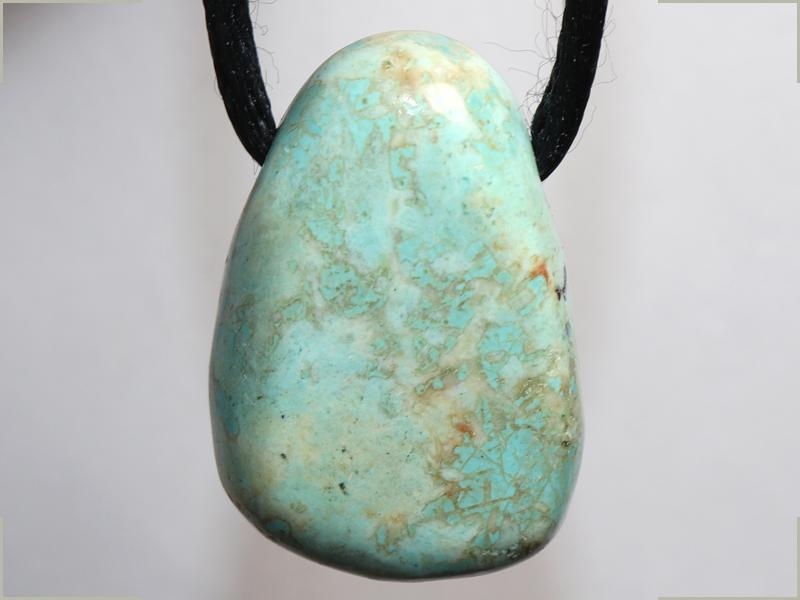 Chrysocolla on cord