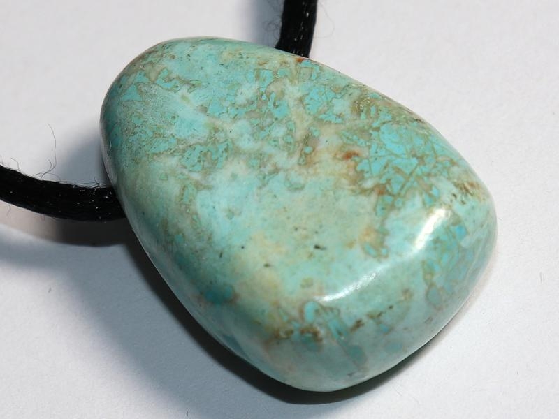 Chrysocolla on cord