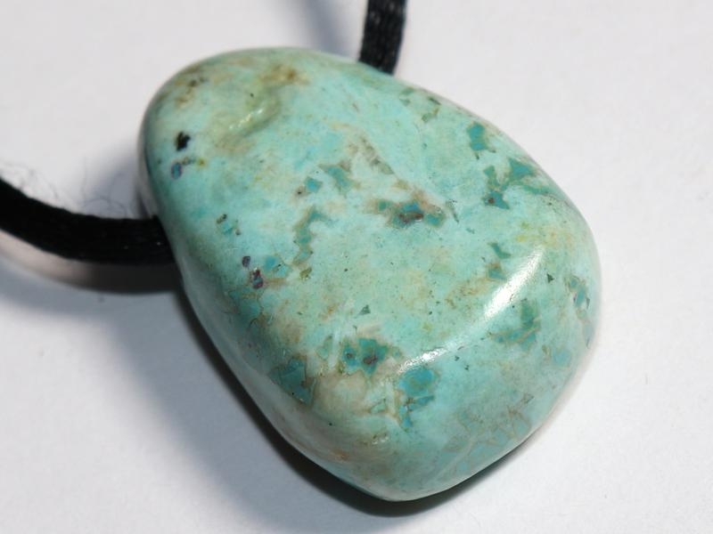 Chrysocolla on cord